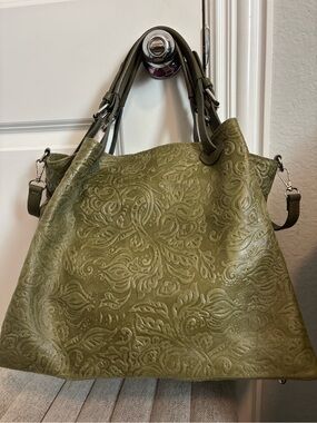 Isadora Leather Olive Green Embossed Handbag. Made in Italy